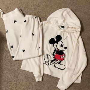 Mickey Mouse comfy Sweater and Sweat Pants